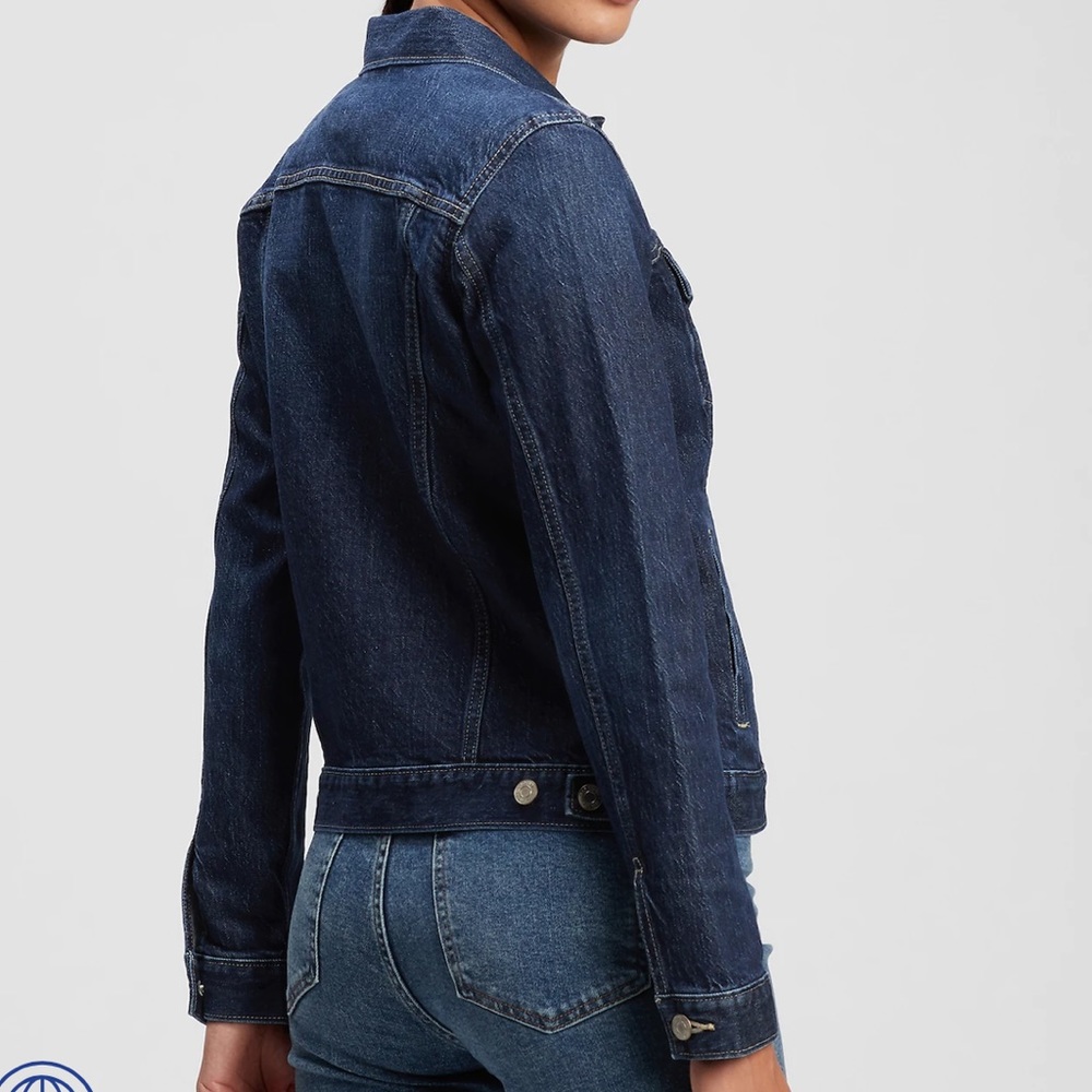 ❌SOLD❌ Gap dark wash denim jacket size extra small - Picture 2 of 7
